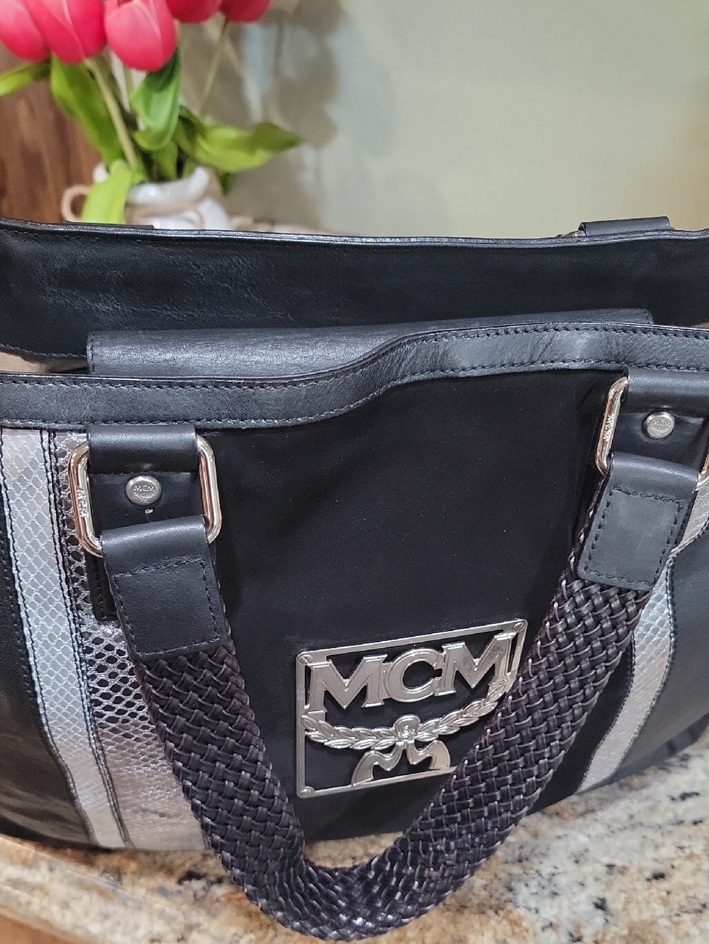 MCM Italy Metal Logo Black Leather - Picture 10 of 15